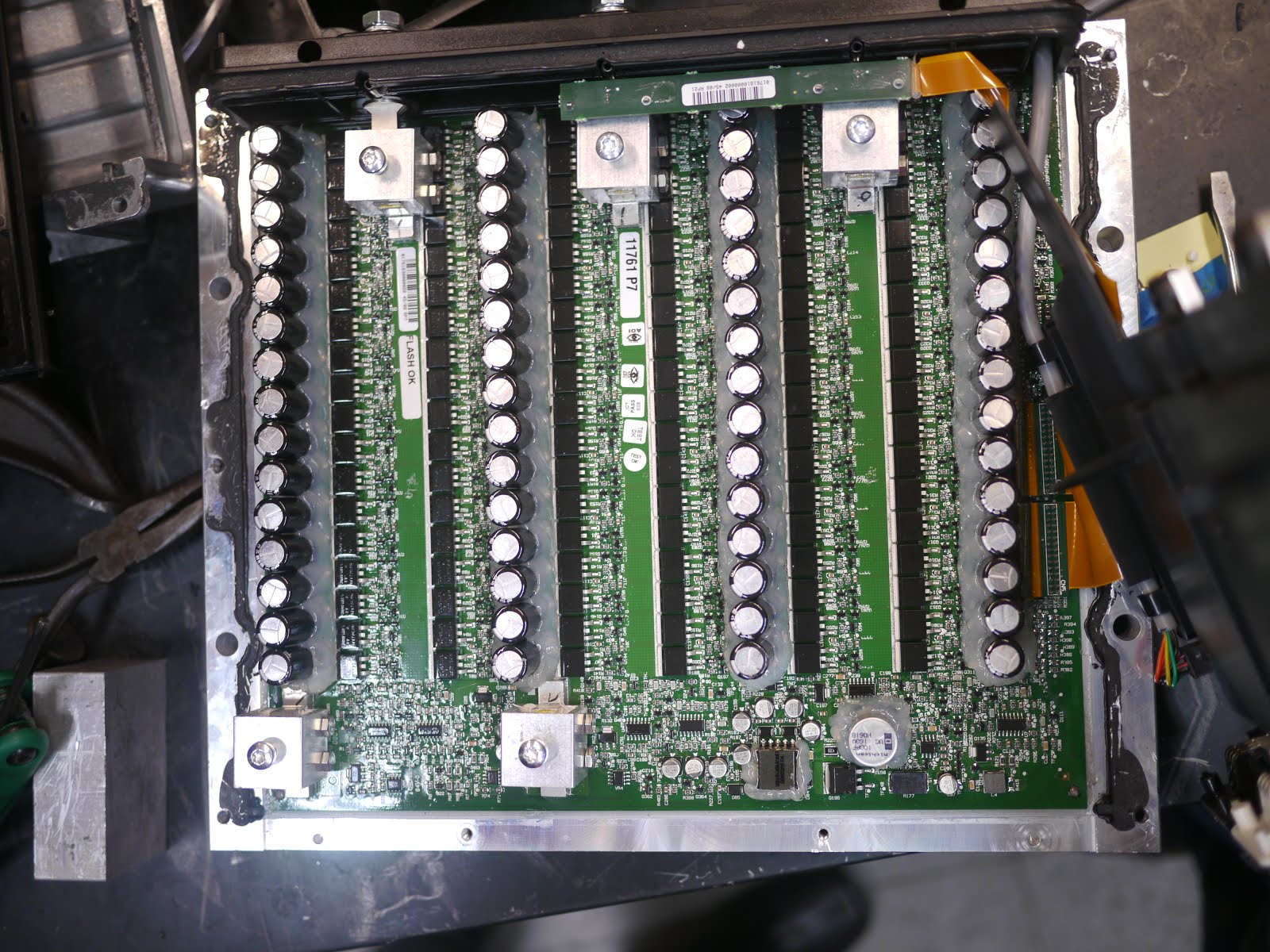A huge number of FETs, all very far apart, and each with its own BJT-based gate driver